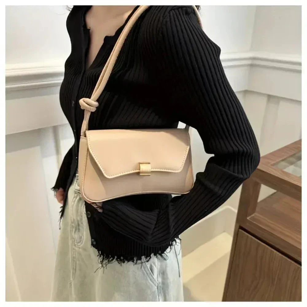 Daphne | Vintage-Inspired Crossbody Bag