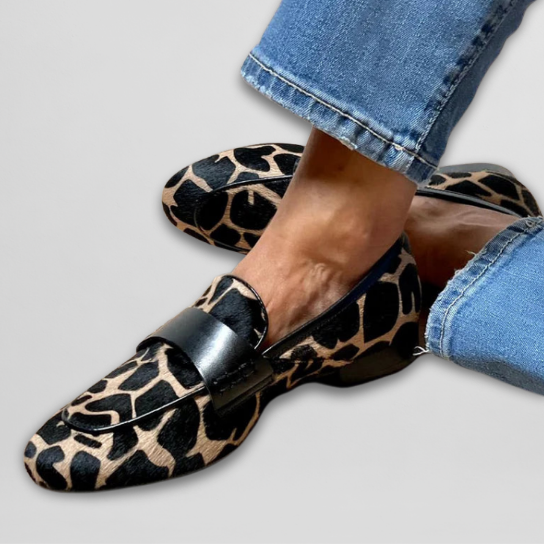 Ava – Classic Leopard Loafer