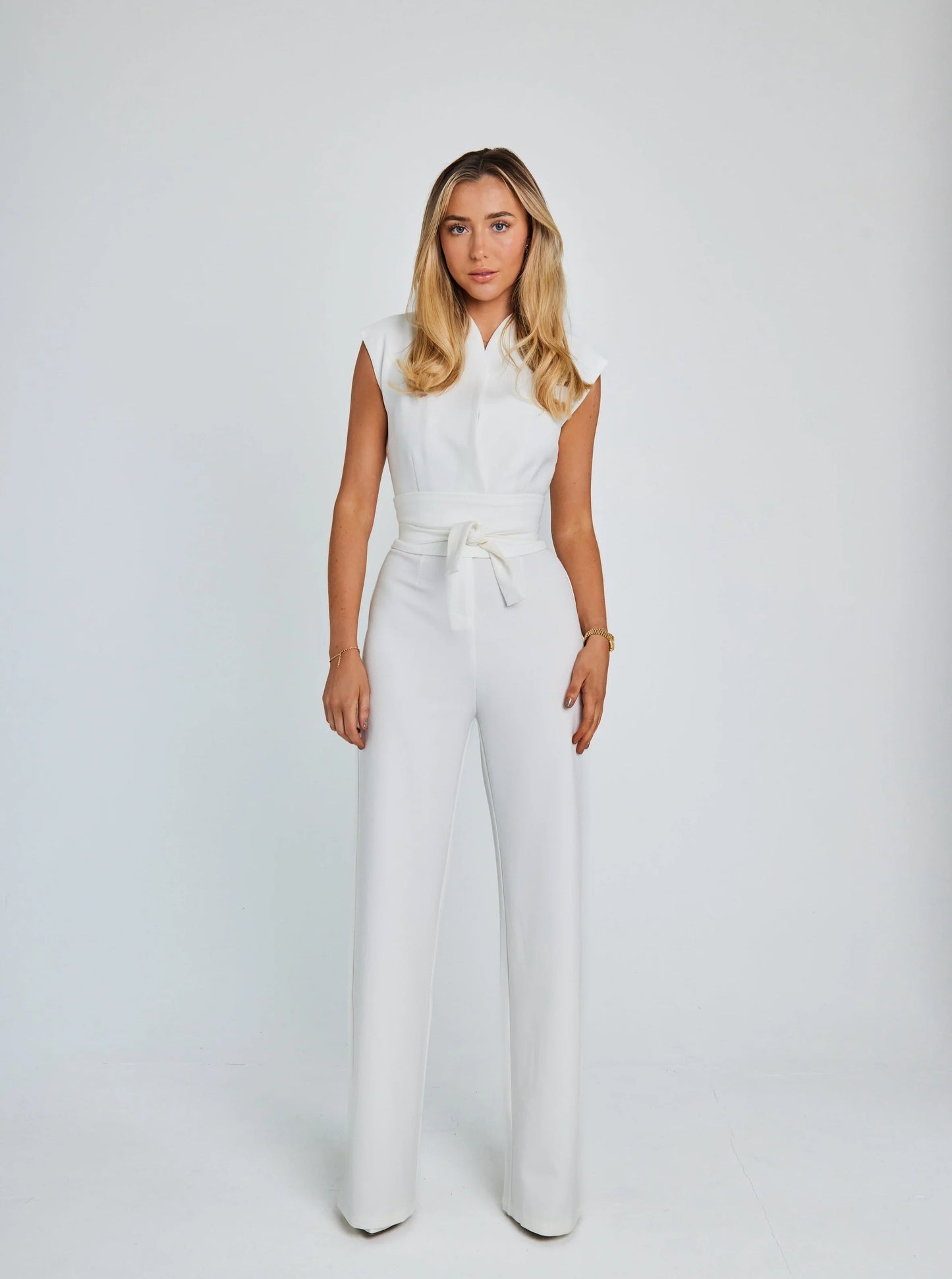 YVANA - SLEEVELESS JUMPSUIT DESIGN