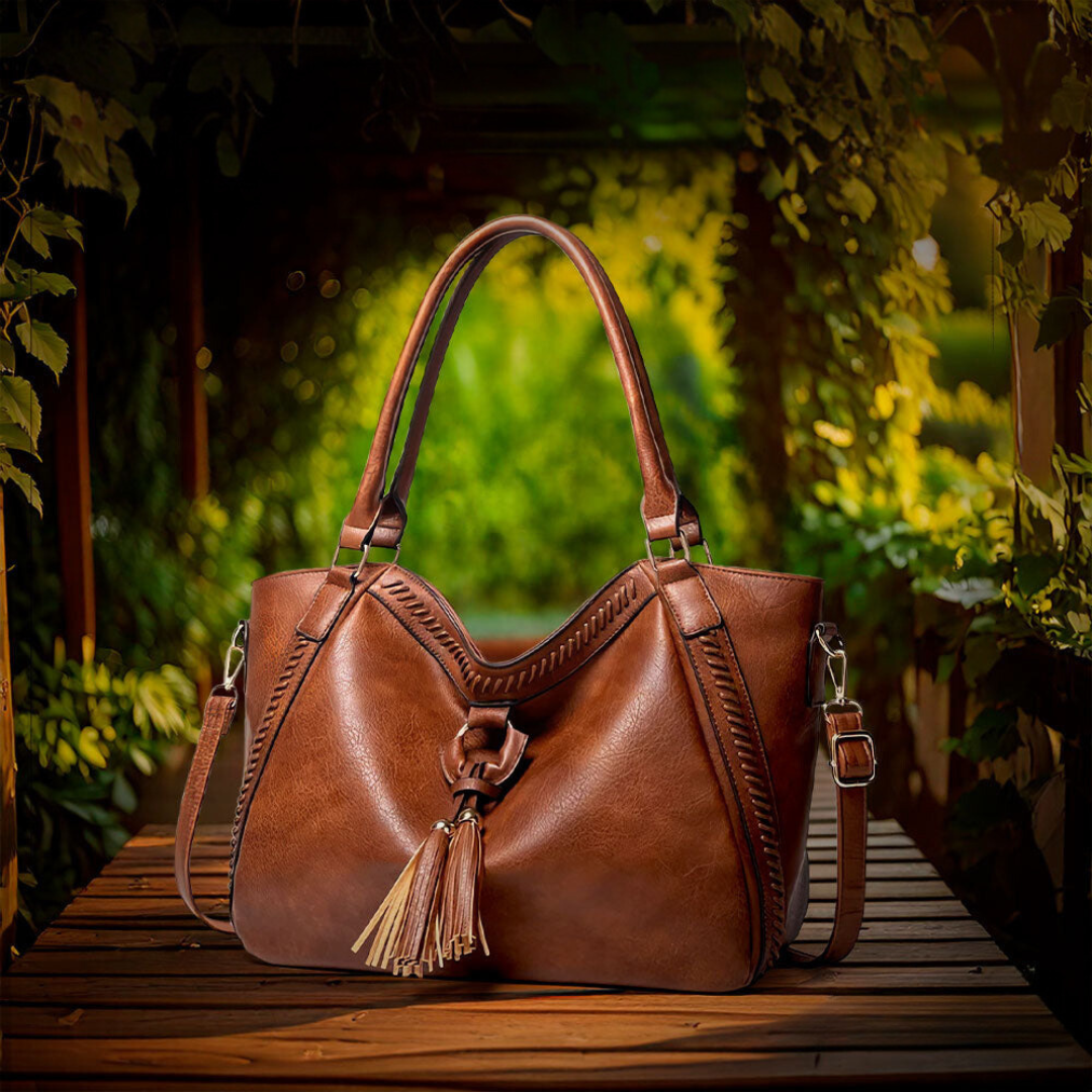 Lydia | Classic and Chic Shoulder Bag