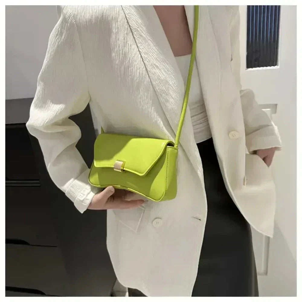 Daphne | Vintage-Inspired Crossbody Bag