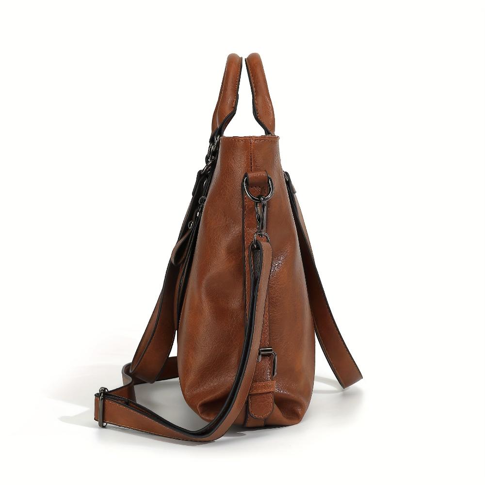 Bianca | Classic Vintage Shopper Exuding Elegant Sophistication