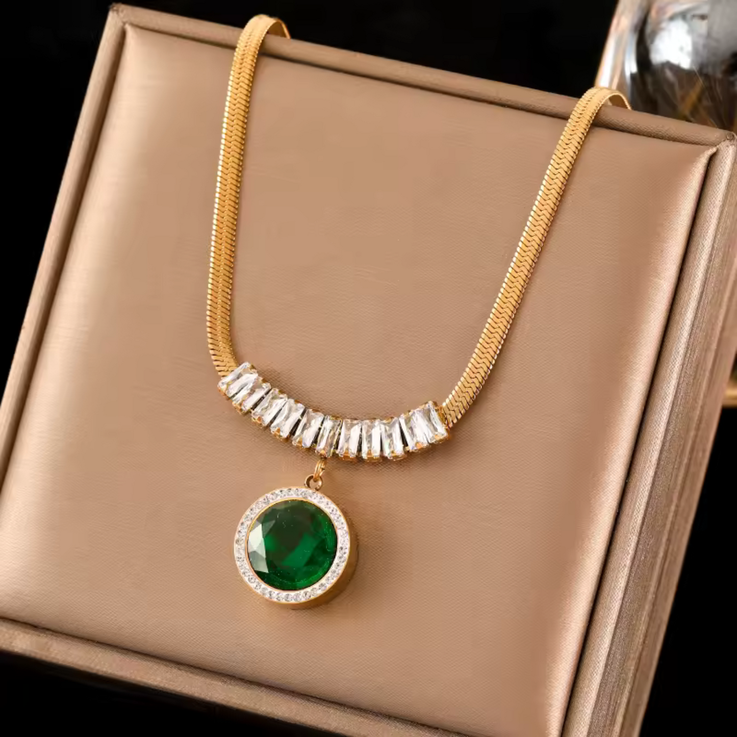 Elanith Vaeloria Jewelry Set