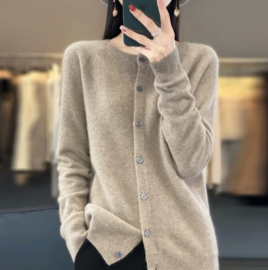 Christine - Cozy Button-Up Cardigan