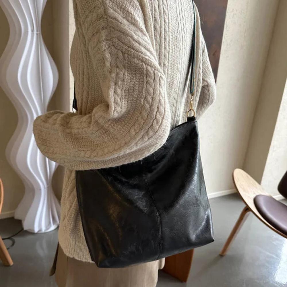 Freya | Classic Vintage-Inspired Shoulder Bag