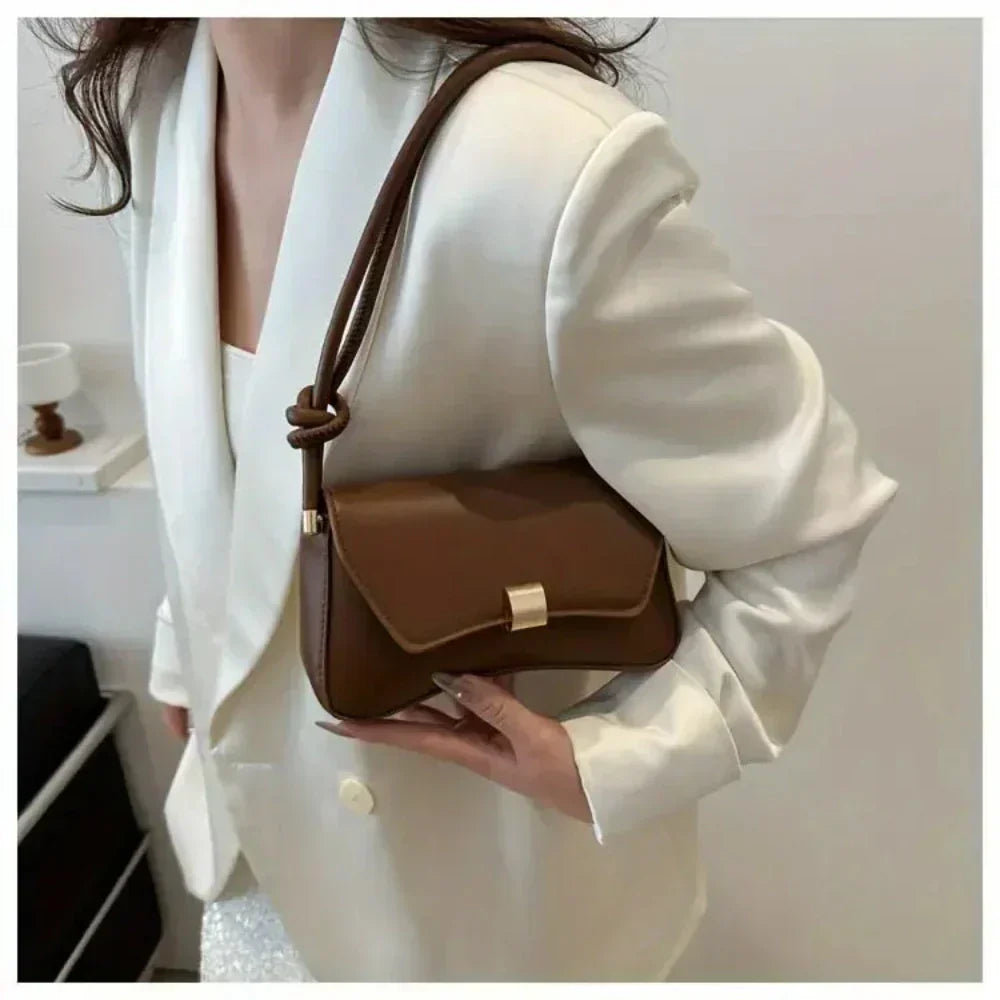 Daphne | Vintage-Inspired Crossbody Bag